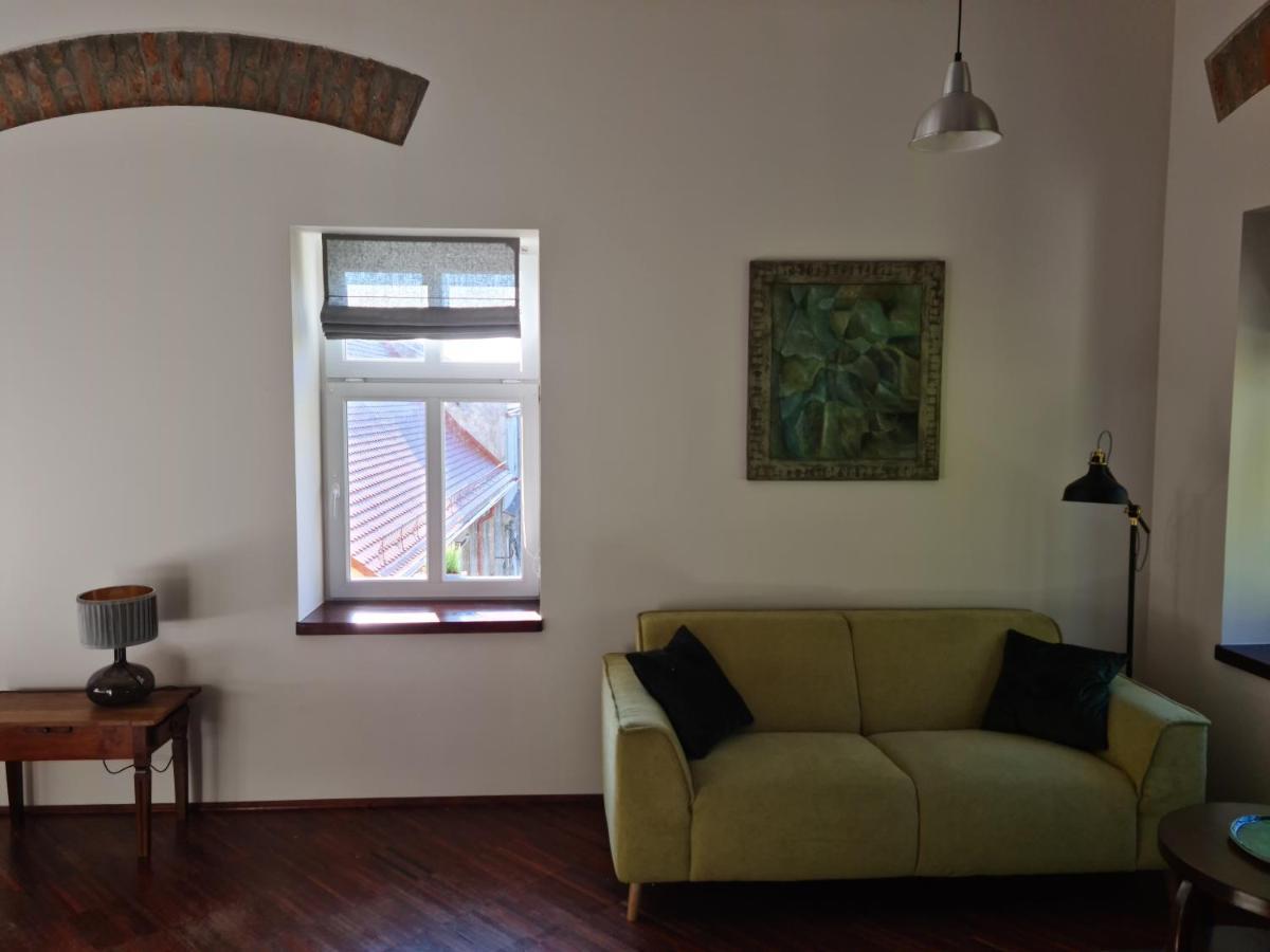 Apartament W Starej Szkole Apartman Srebrna Góra Kültér fotó