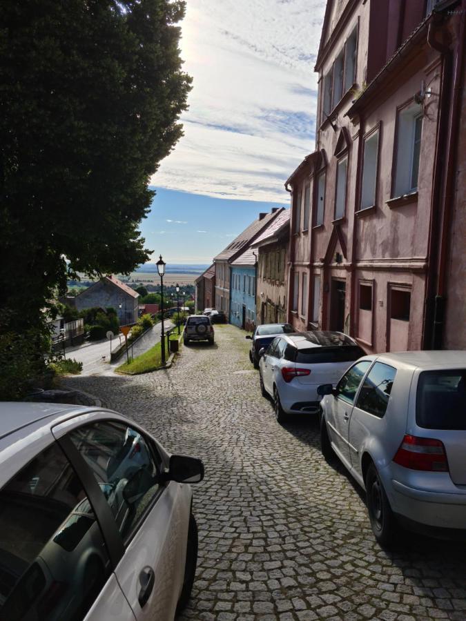 Apartament W Starej Szkole Apartman Srebrna Góra Kültér fotó