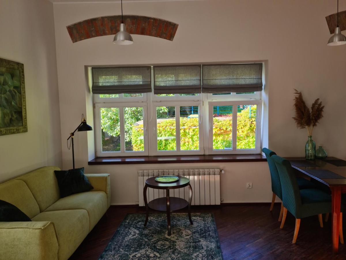 Apartament W Starej Szkole Apartman Srebrna Góra Kültér fotó