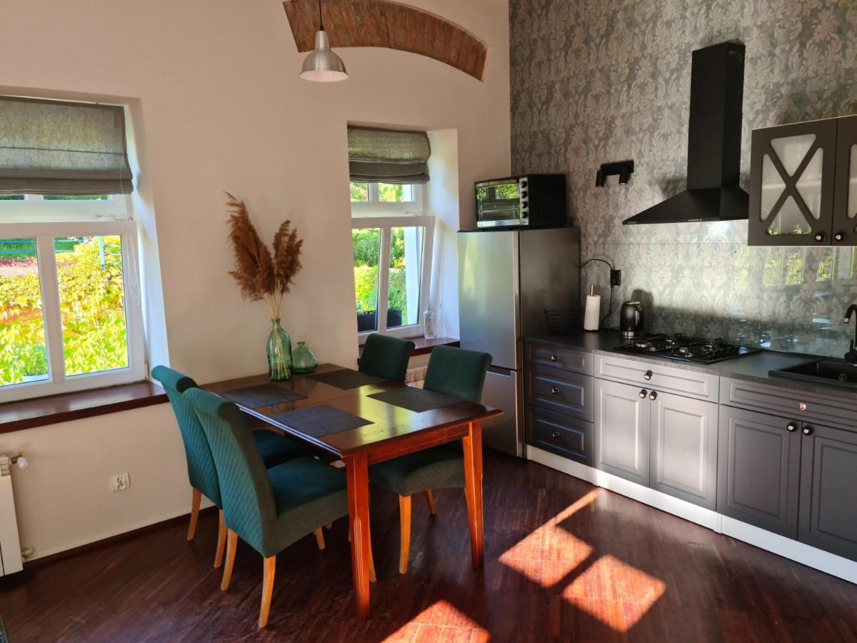 Apartament W Starej Szkole Apartman Srebrna Góra Kültér fotó